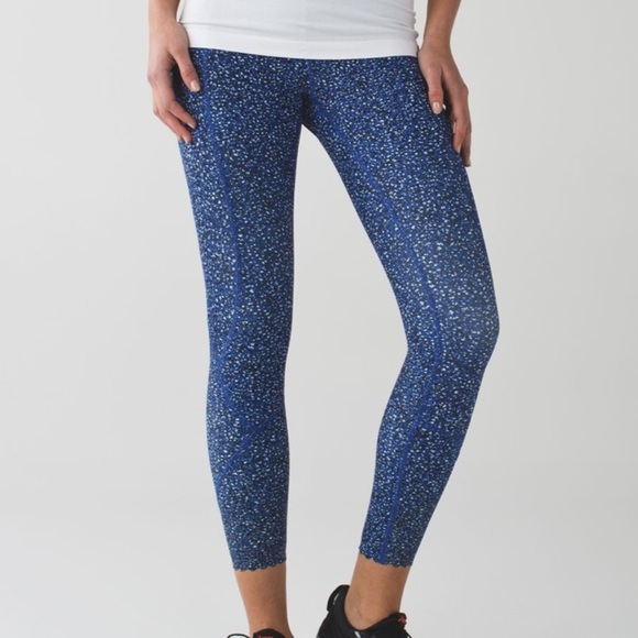 lululemon athletica Pants - Lululemon RETIRED Tight Stuff Shadow Wrap Sapphire Blue/Black SZ 2 Running Gym